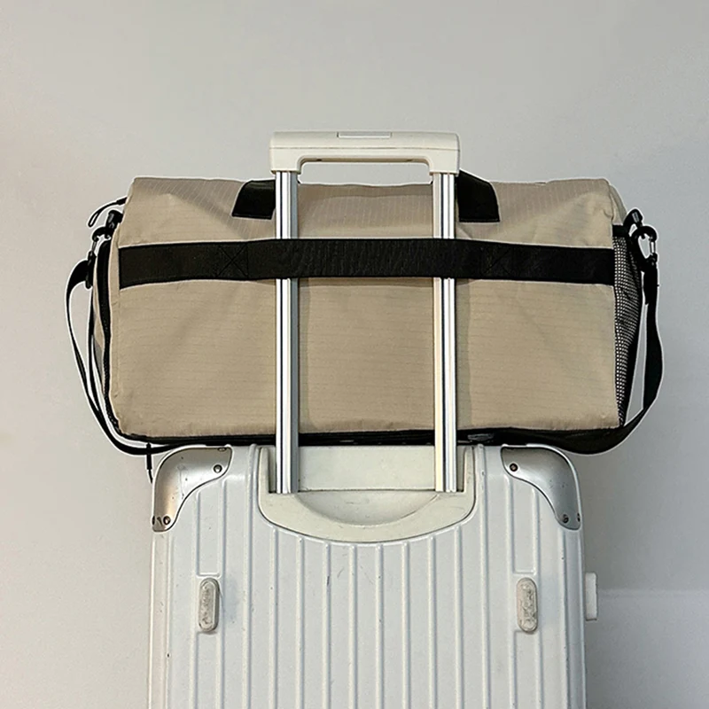 Sportliche Reisetasche mit verstärktem Tragesystem und sicherem Innenfach Skanto