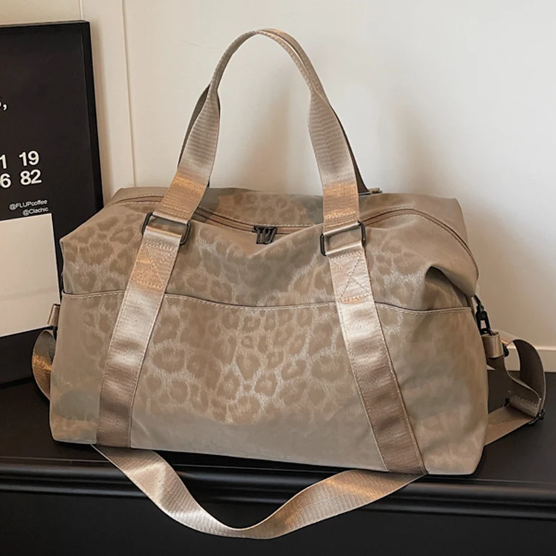 Sportliche Reisetasche mit texturierter Oberfläche Skanto