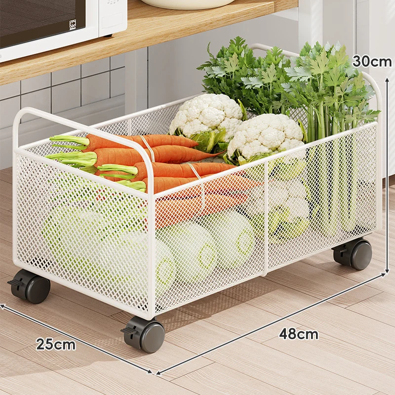 Rollwagen aus Mesh mit Holzgriffen