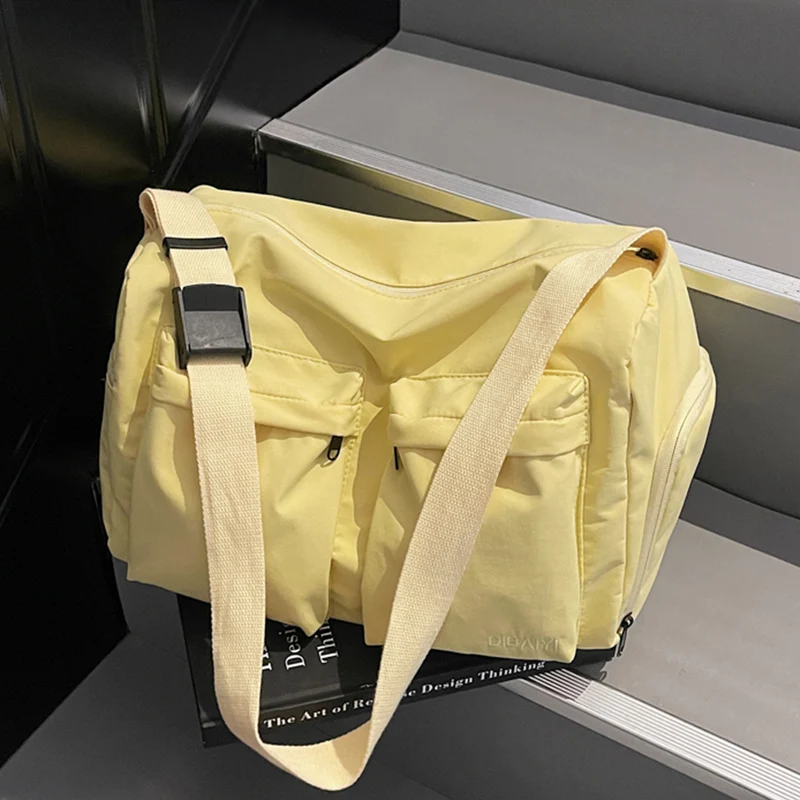 Praktische Outdoor-Reisetasche mit mehreren Fächern Skanto