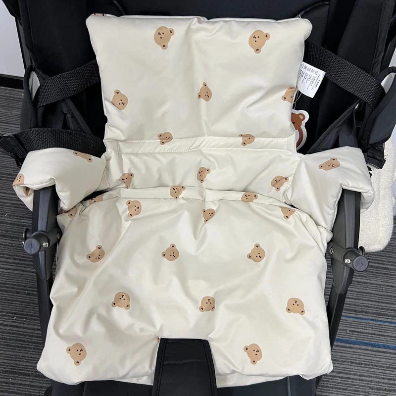 Gepolsterte Gingham Hochstuhlpolsterung mit Teddy-Applikation