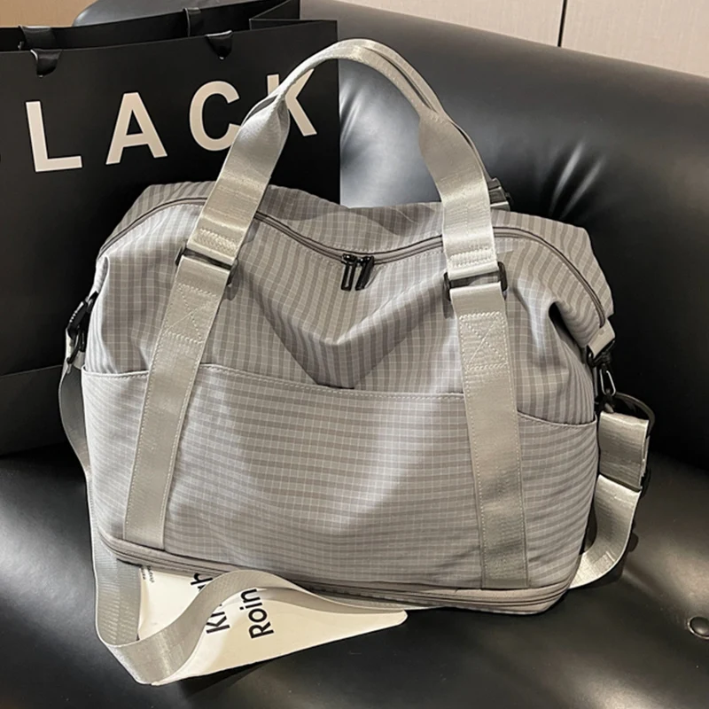 Sportliche Reisetasche mit praktischem Stauraum und verstellbaren Schultergurten Skanto