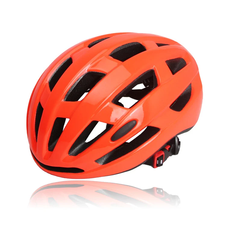 Aerodynamischer belüfteter Fahrradhelm Skanto