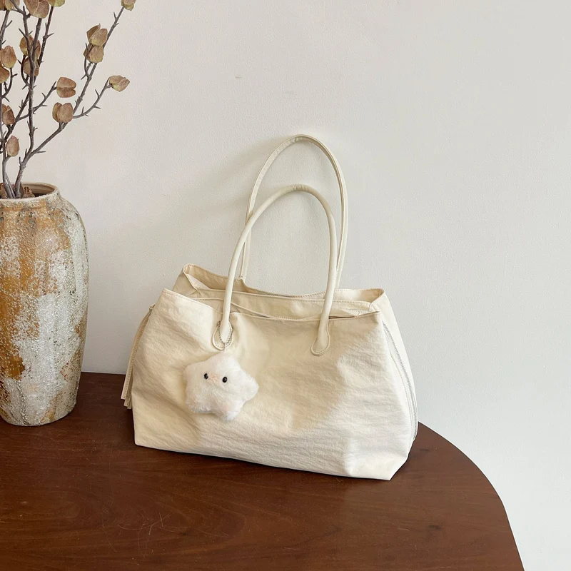 Elegante und multifunktionale Handtasche Skanto