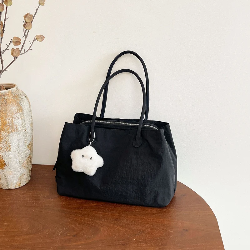 Elegante und multifunktionale Handtasche Skanto