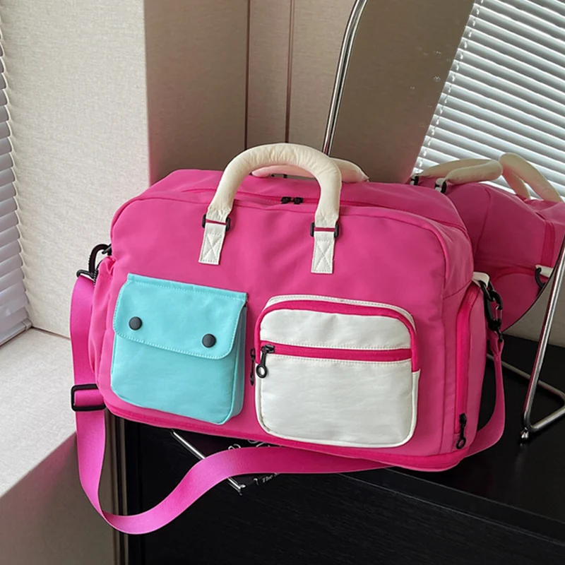 Sportliche Reisetasche mit multifunktionalen Außentaschen Skanto