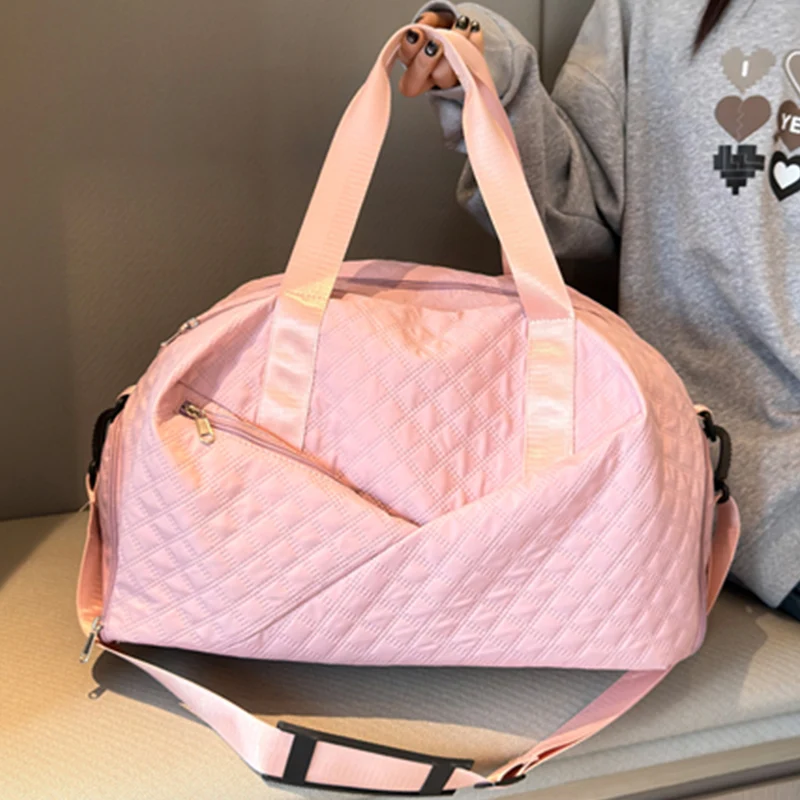 Sportliche Reisetasche mit elegantem Steppmuster Skanto