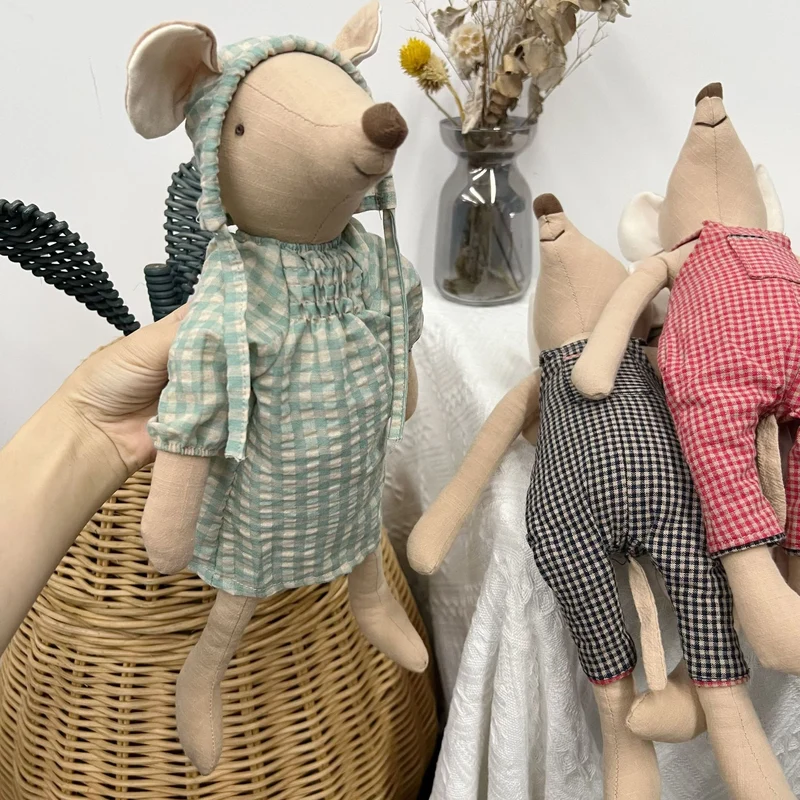 Handgefertigtes Leinen-Elefant-Plüschspielzeug mit Rüschencollier