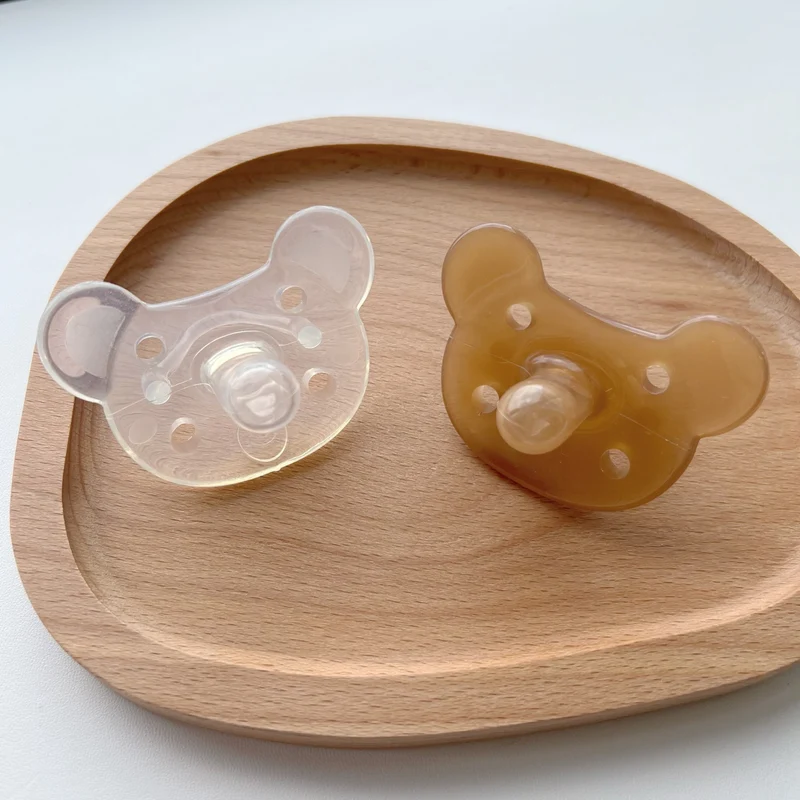 Kieferorthopädischer transparenter Silikon-Bär-förmiger Baby-Schnuller