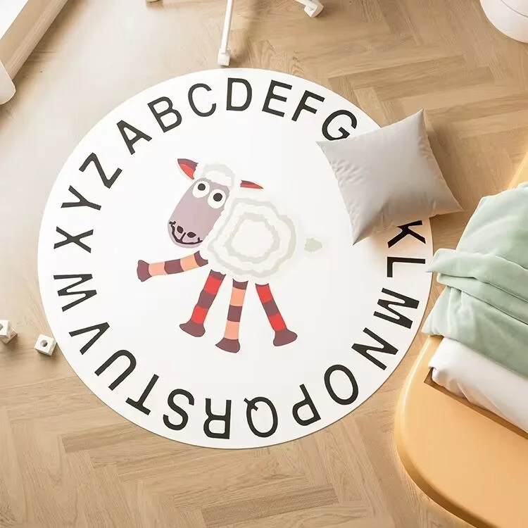 Runder Bildungsalphabet Spielteppich mit Schaf-Illustration