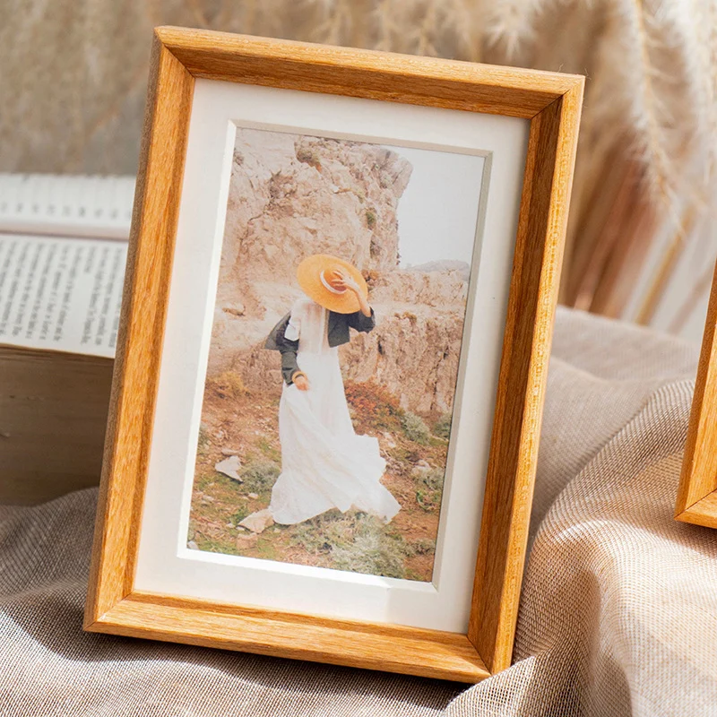 Rustikaler Holz-Fotorahmen für die Tischpräsentation