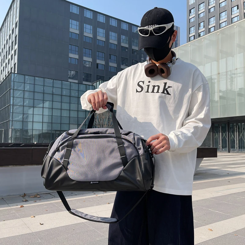 Sportliche Wochenend-Reisetasche mit multifunktionalen Fächern Skanto