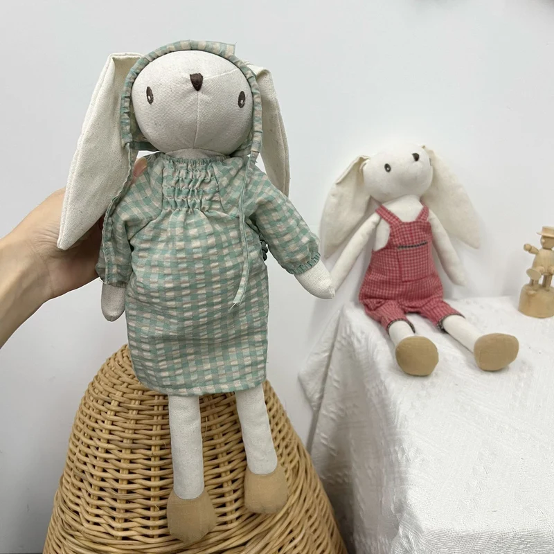 Handgefertigte Leinenhase-Rag Doll mit langen Ohren und Gingham-Kleid