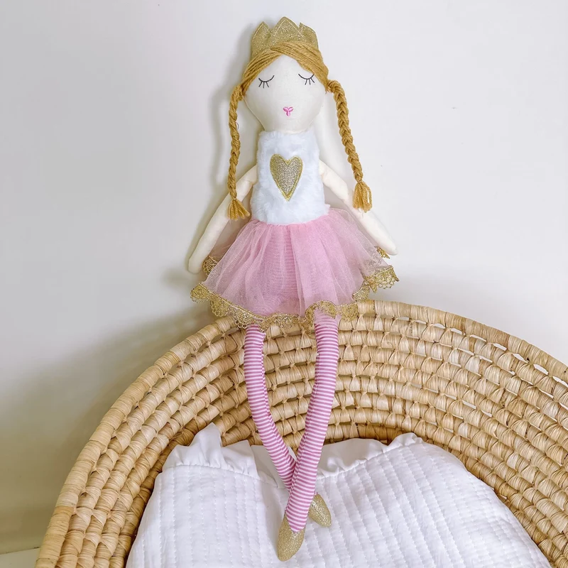 Handgefertigte Leinen-Ballerina-Puppe mit geschichteten Tüllrock