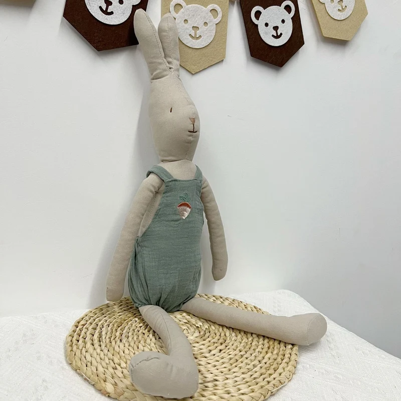 Handgefertigte Baumwolle Maus Puppe mit gehäkeltem Blumenkleid
