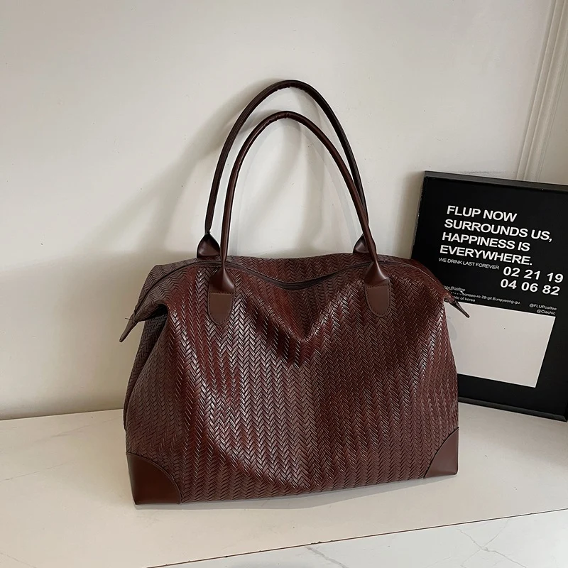 Luxuriöse Reisetasche im modernen Zickzack-Muster Skanto