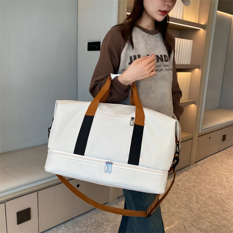 Sportliche Reisetasche mit stabilen Griffen und verstellbarem Schultergurt Skanto