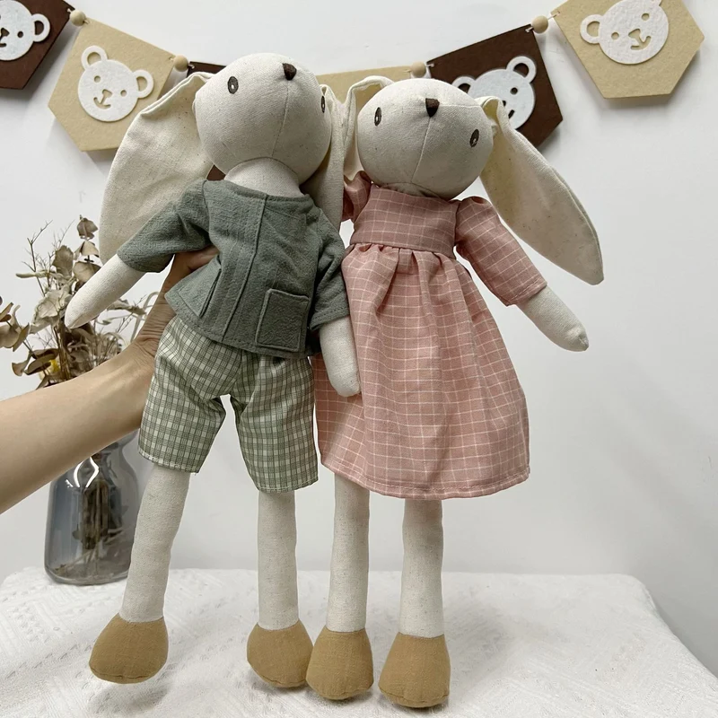 Handgemachte Leinen Langbein Hase Stofftier mit gesticktem Overall