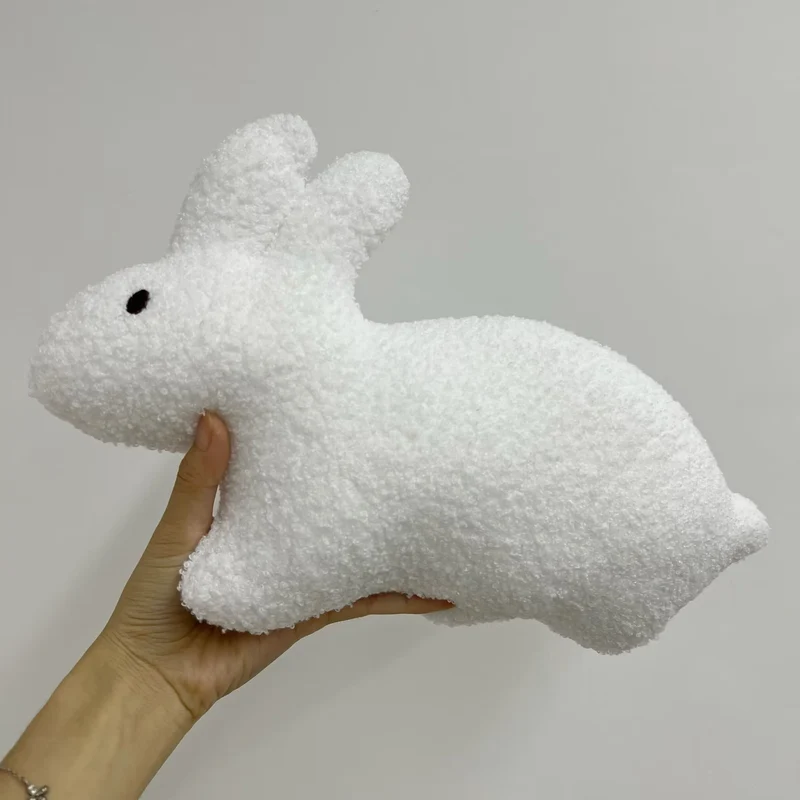 Handgemachte Leinen-Hase Weiche Stoffpuppe mit besticktem Latzkleid