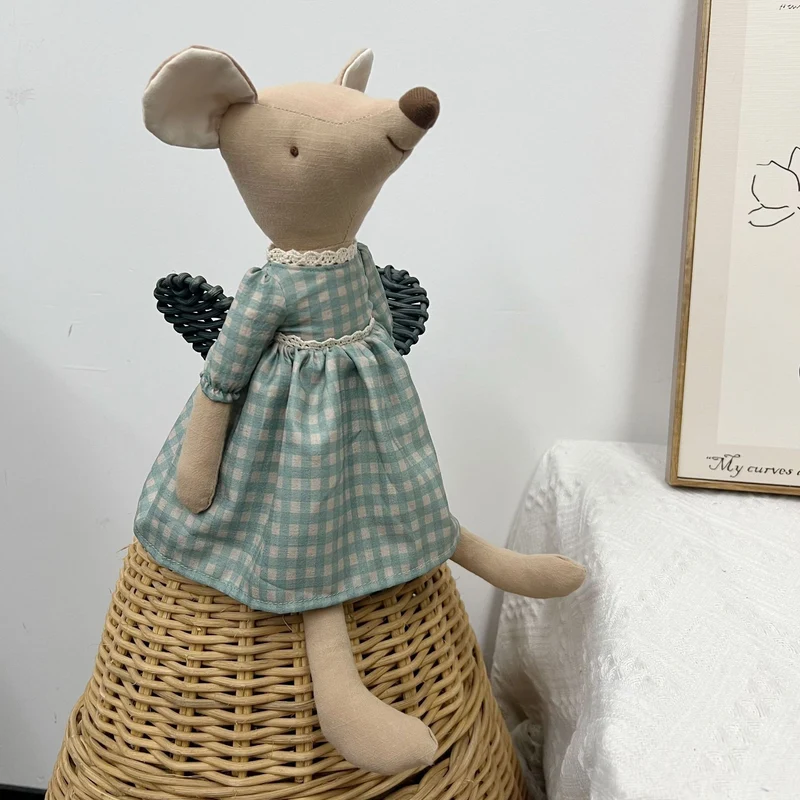 Handgemachte Leinen-Hase Weiche Stoffpuppe mit besticktem Latzkleid