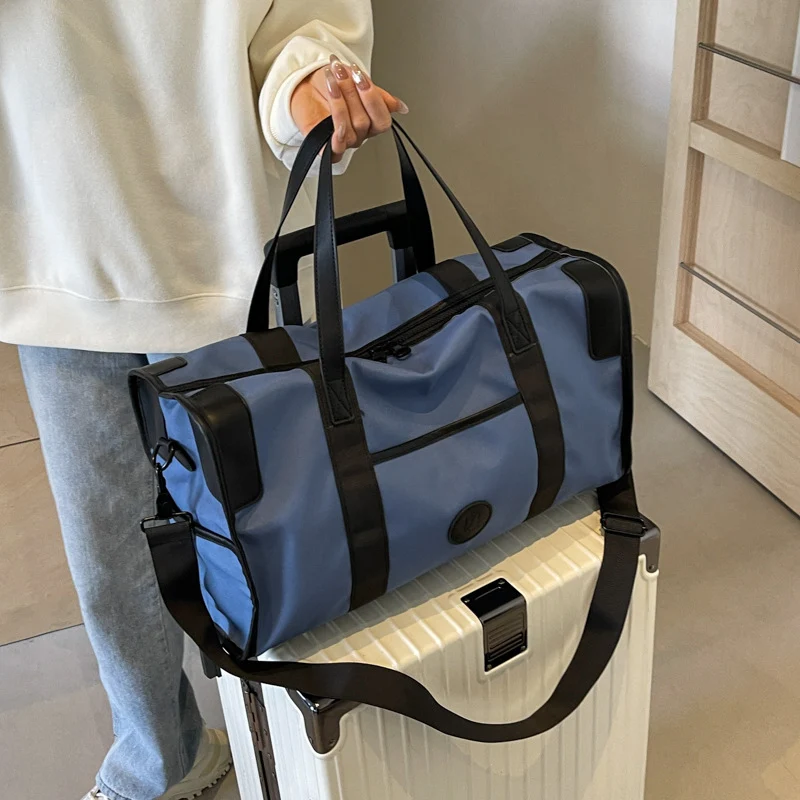 Sportliche Freizeit-Reisetasche aus strapazierfähigem Material mit verstellbarem Schultergurt Skanto