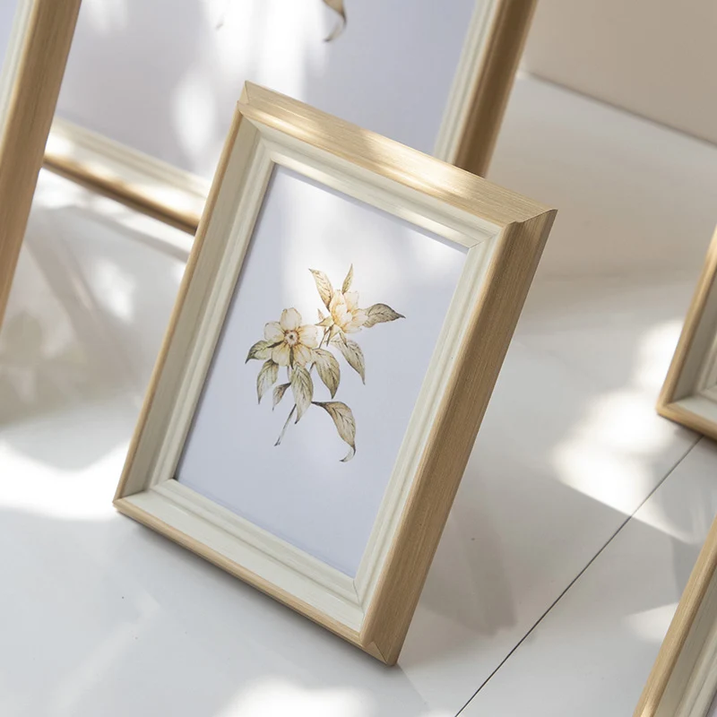 Elegante Holzrahmen Kunstpräsentation für Zuhause