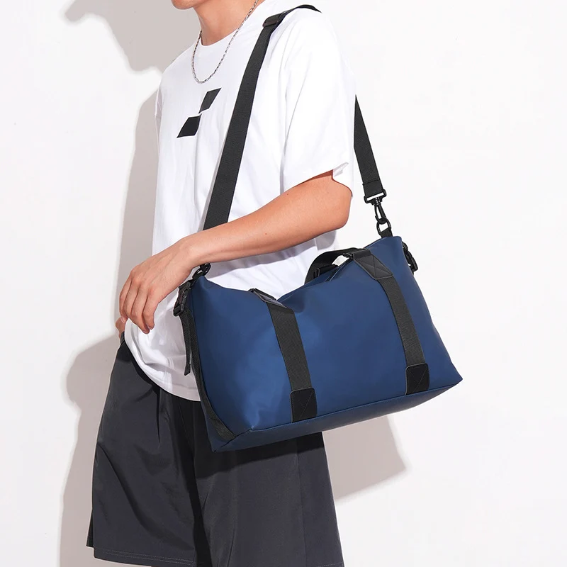 Multifunktionale Sport-Reisetasche mit wasserabweisendem Material und robusten Griffen Skanto