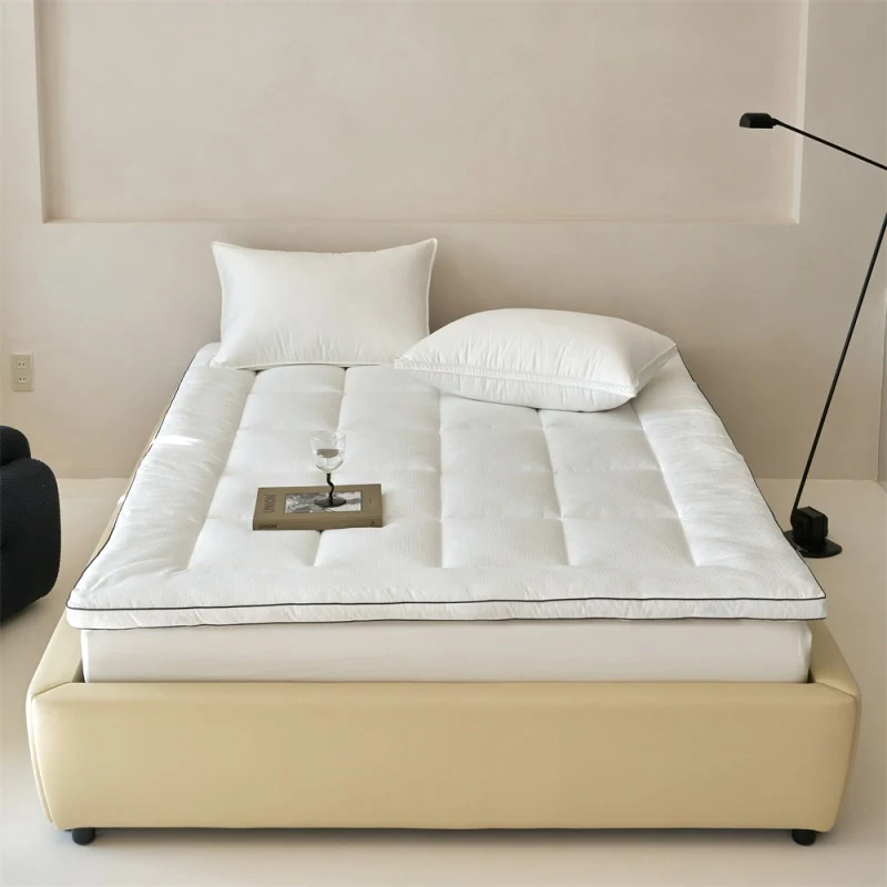 Gepolsterter Matratzen-Topper aus gesteppter Mikrofaser und Baumwoll-Comfort
