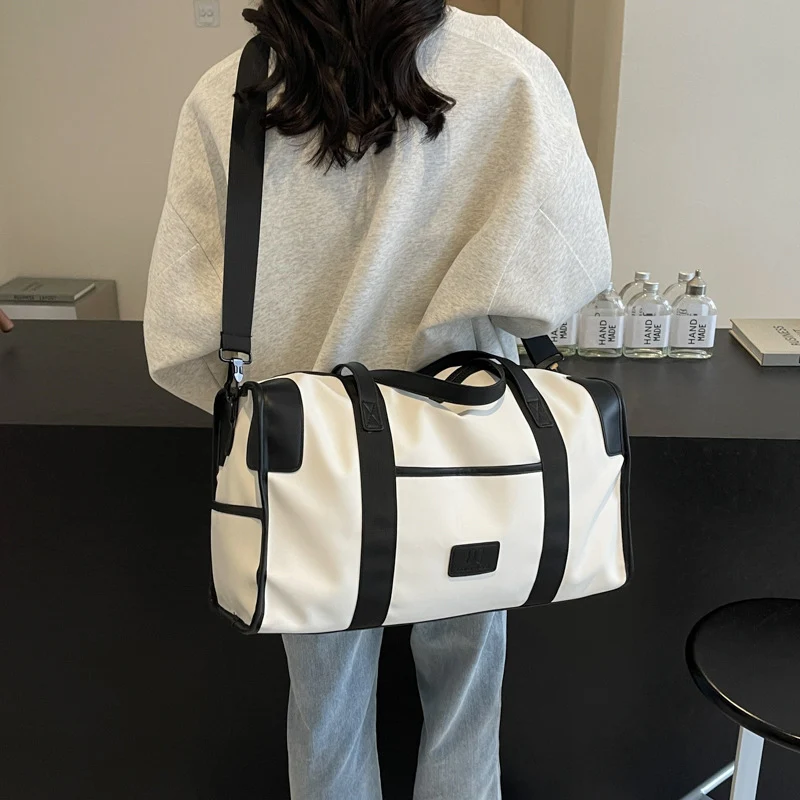 Moderne Sport- und Reisetasche Skanto