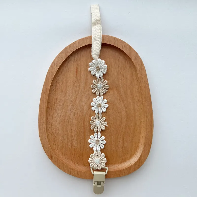 Bestickte Gänseblümchen Baumwoll-Schnullerkette mit Sicherheitsclip