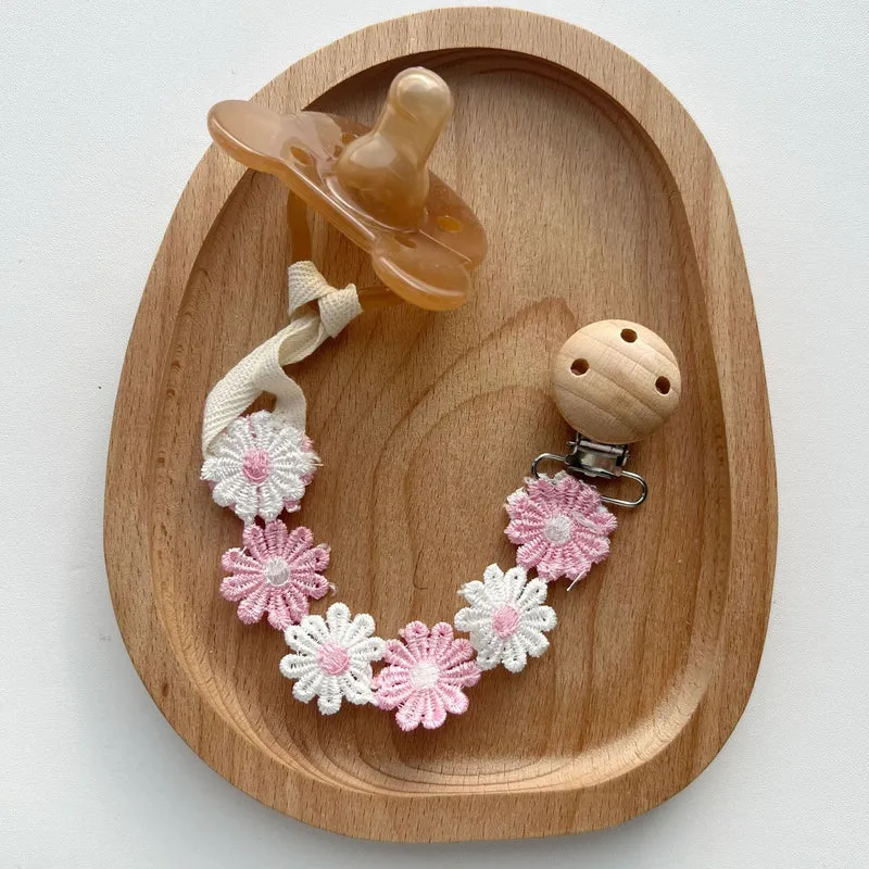 Häkelblumen-Schnullerclip mit Holzperlenclip