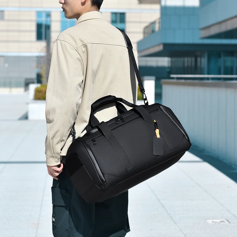 Hochwertige Sport-Reisetasche mit wasserdichtem Material und verstellbarem Schultergurt Skanto