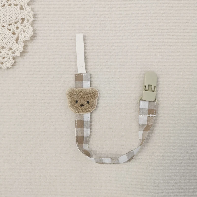 Baumwoll-Gingham-Schnullerclip mit plüschigem Bärenapplikation und Schnellverschluss-Sicherheitsclip