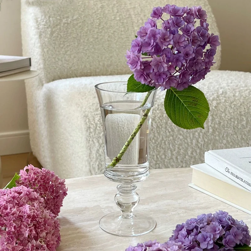 Eleganter Glasbecher