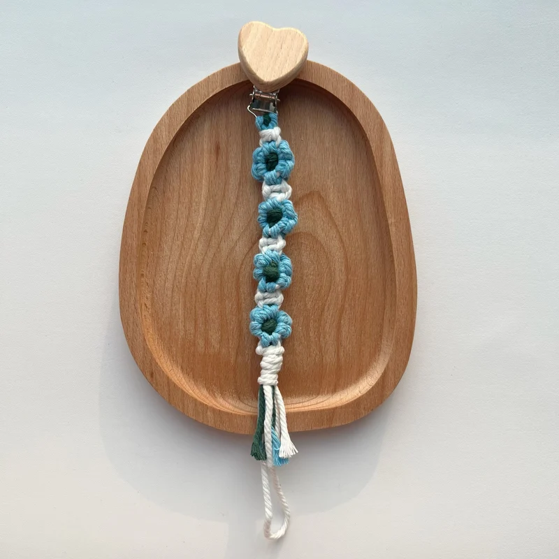 Baumwolle Häkelblumen Schnuller und Beißring Clip mit Holz Herz Sicherheitsclip