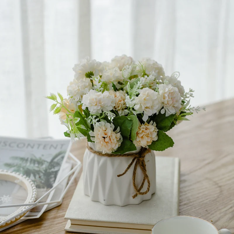 Elegante Blumenarrangement