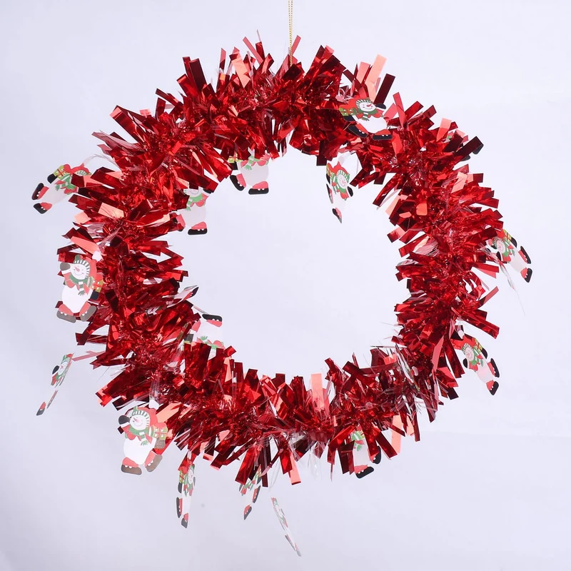 Glänzender Weihnachtskranz mit festlichen Motiven