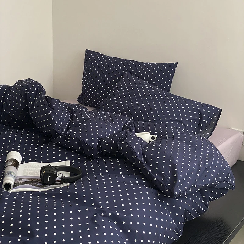 Baumwoll-Perkal-Bettwäschegarnitur mit minimalistischem Punktmuster und Hotelverschluss
