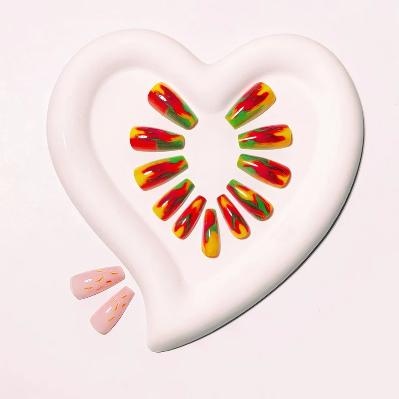 Flammeninspiriert Nail Art