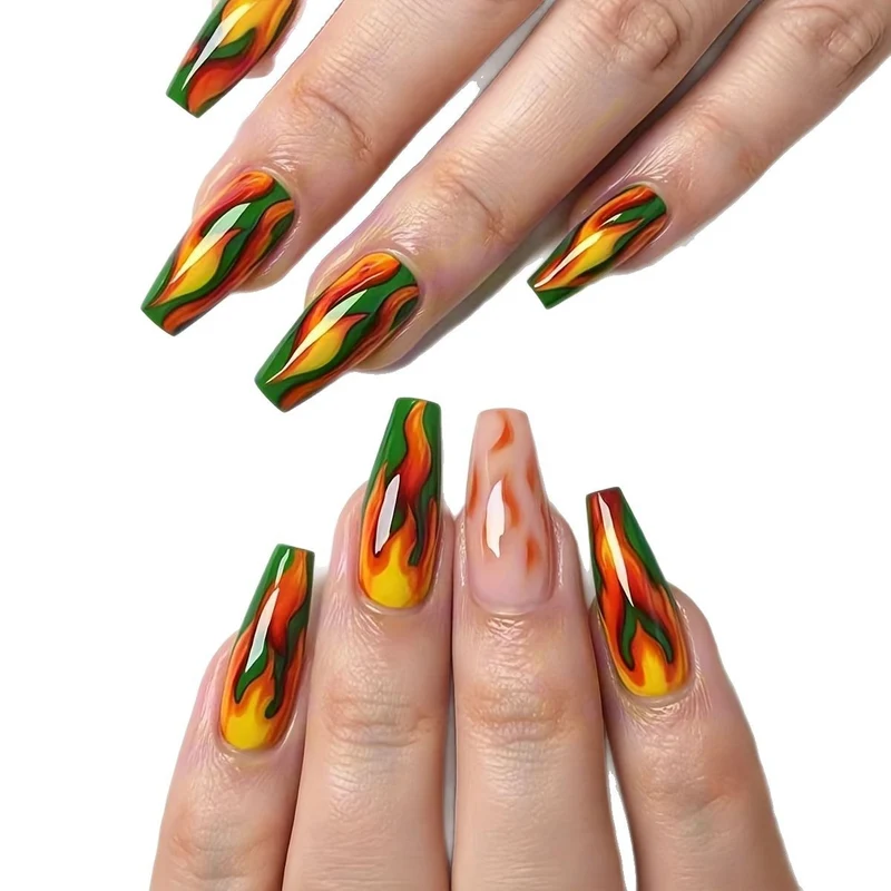 Flammeninspiriert Nail Art