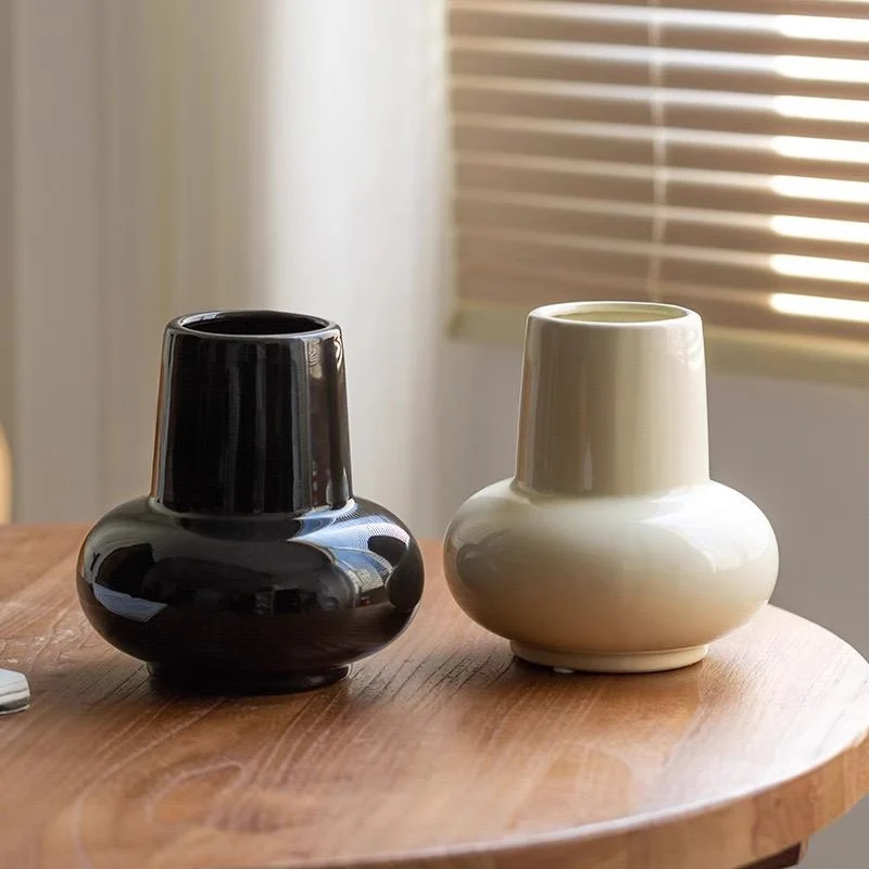 Zeitgenössische Keramik-Blumenvase