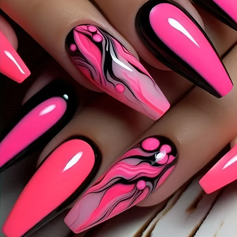 Künstlerische Stiletto-Nagelkunst