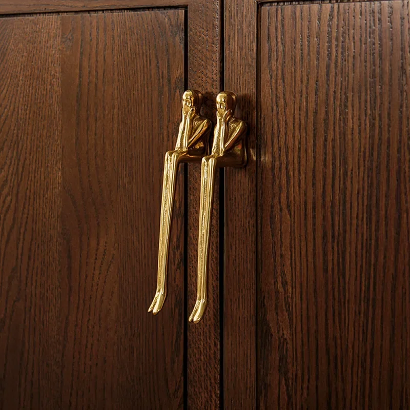 Nordischer Messing-Schrankgriff Luxuriöser moderner Kleiderschrank- und Schubladengriff | Skanto