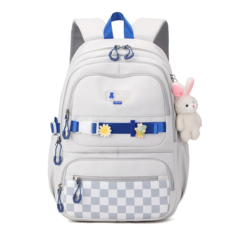 Niedliche Schultasche mit verspieltem Anhänger Skanto
