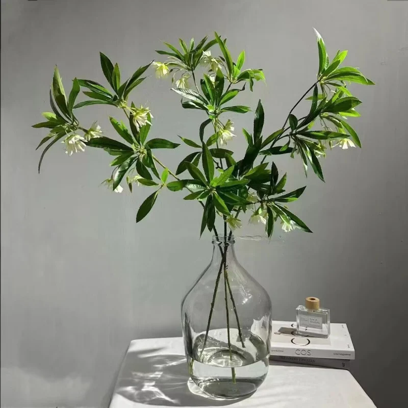 Lebensechte florale Zweig-Arrangement
