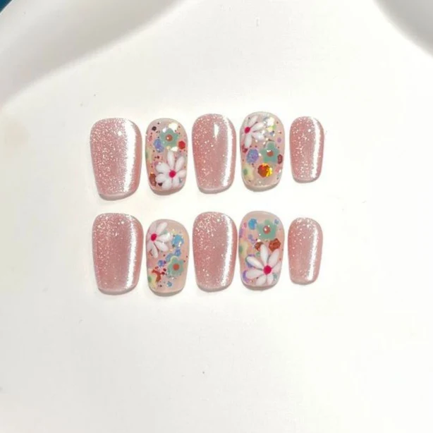 Blumen- und Glitzer-Dekorative Press-On Nagelset