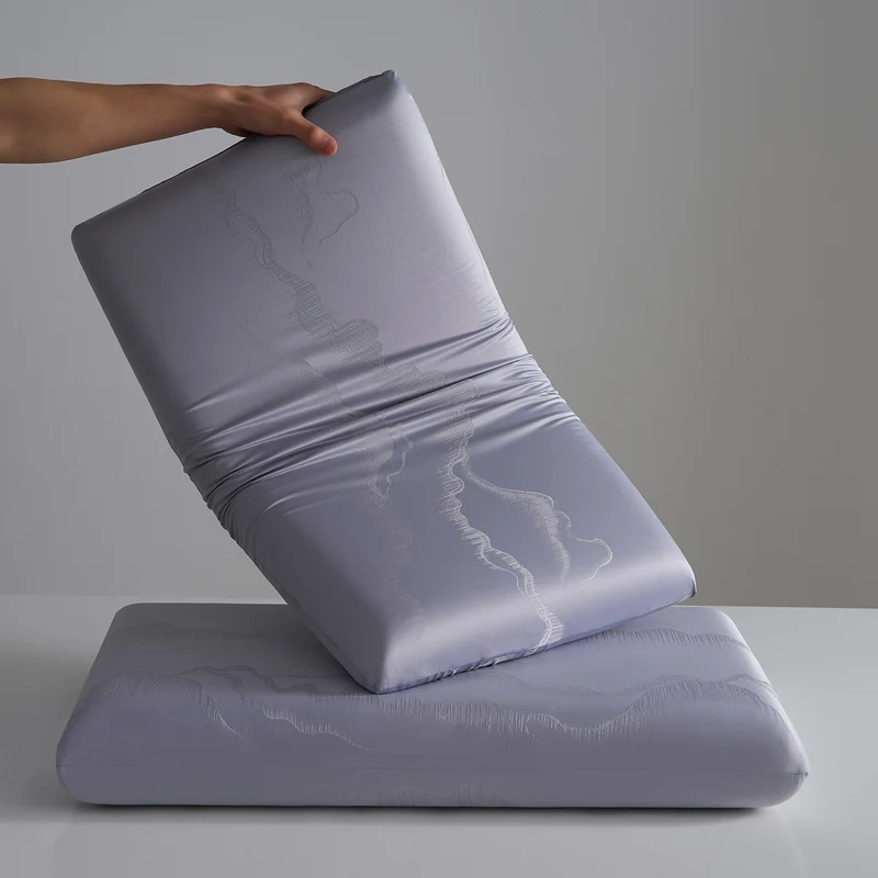 Ergonomisches Luxuskissen mit sanfter Hautpflegetechnologie Skanto