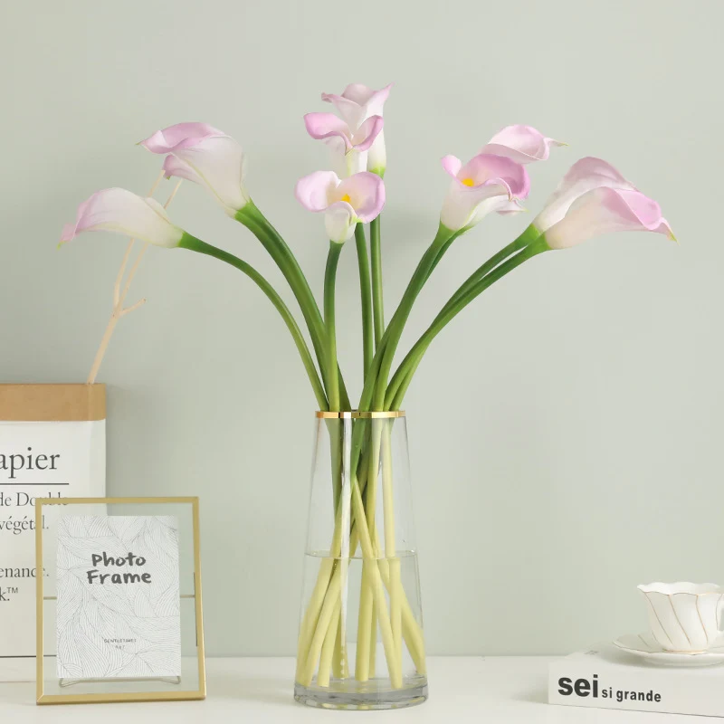 Elegante Kunst-Kalla-Lilienstängel