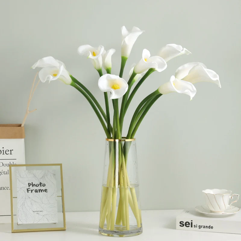 Elegante Kunst-Kalla-Lilienstängel
