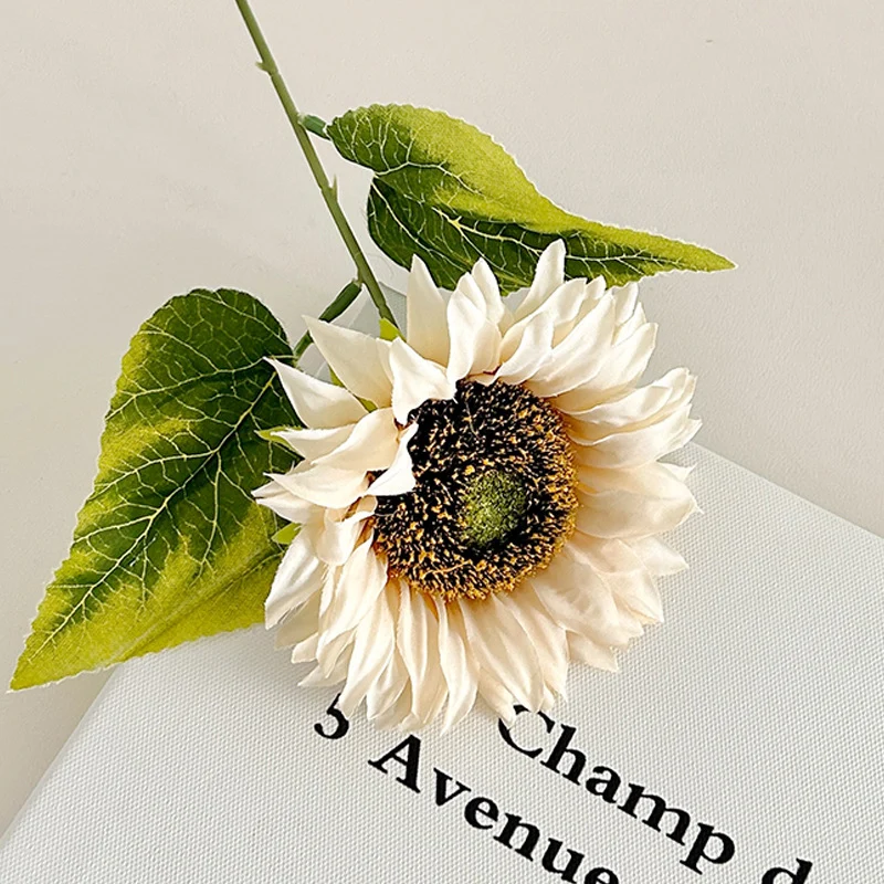Dekorative Sonnenblumenarrangement
